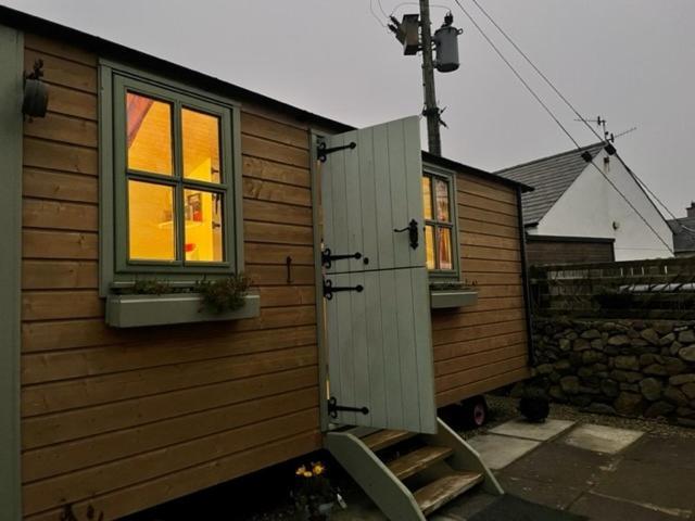 Mountain View Shepherds Hut