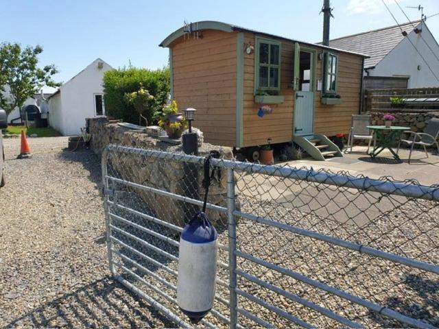 Mountain View Shepherds Hut Apartment